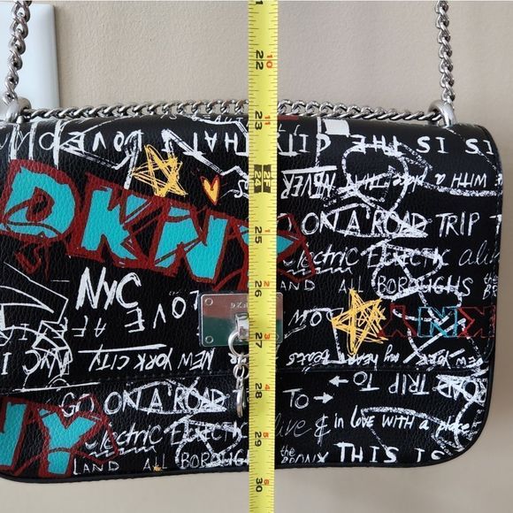DKNY crossbody purse Graphic design - Picture 12 of 16